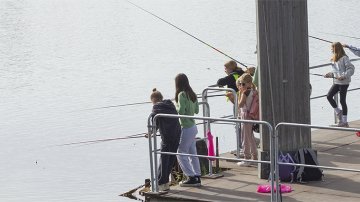 Koululaiset tutustuivat kalastuksen ihmeisiin Rovaniemellä